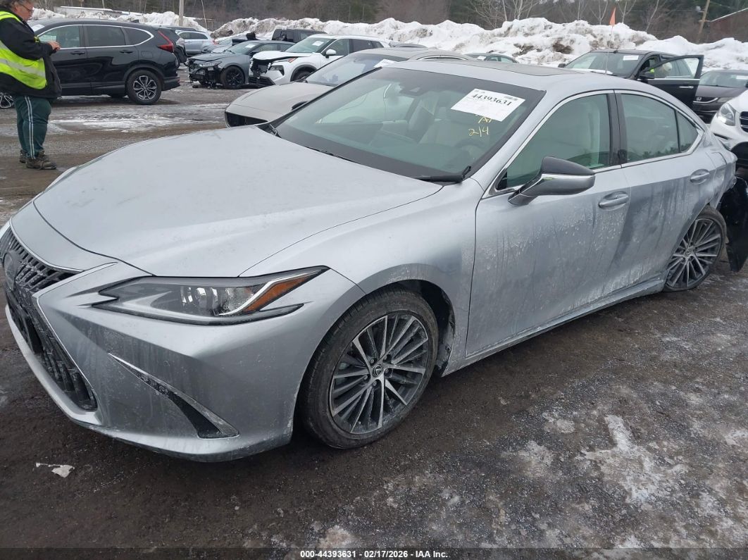 Lexus ES 2025