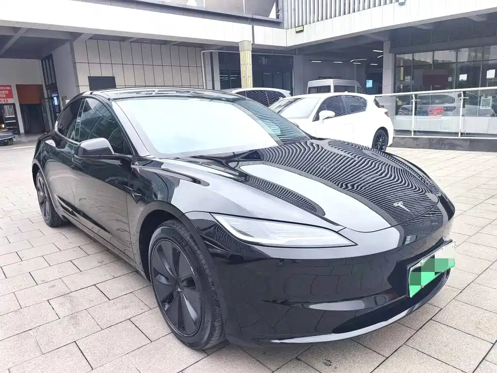 Tesla Model 3 2023