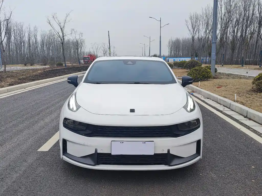 Lynk & Co 03 2022