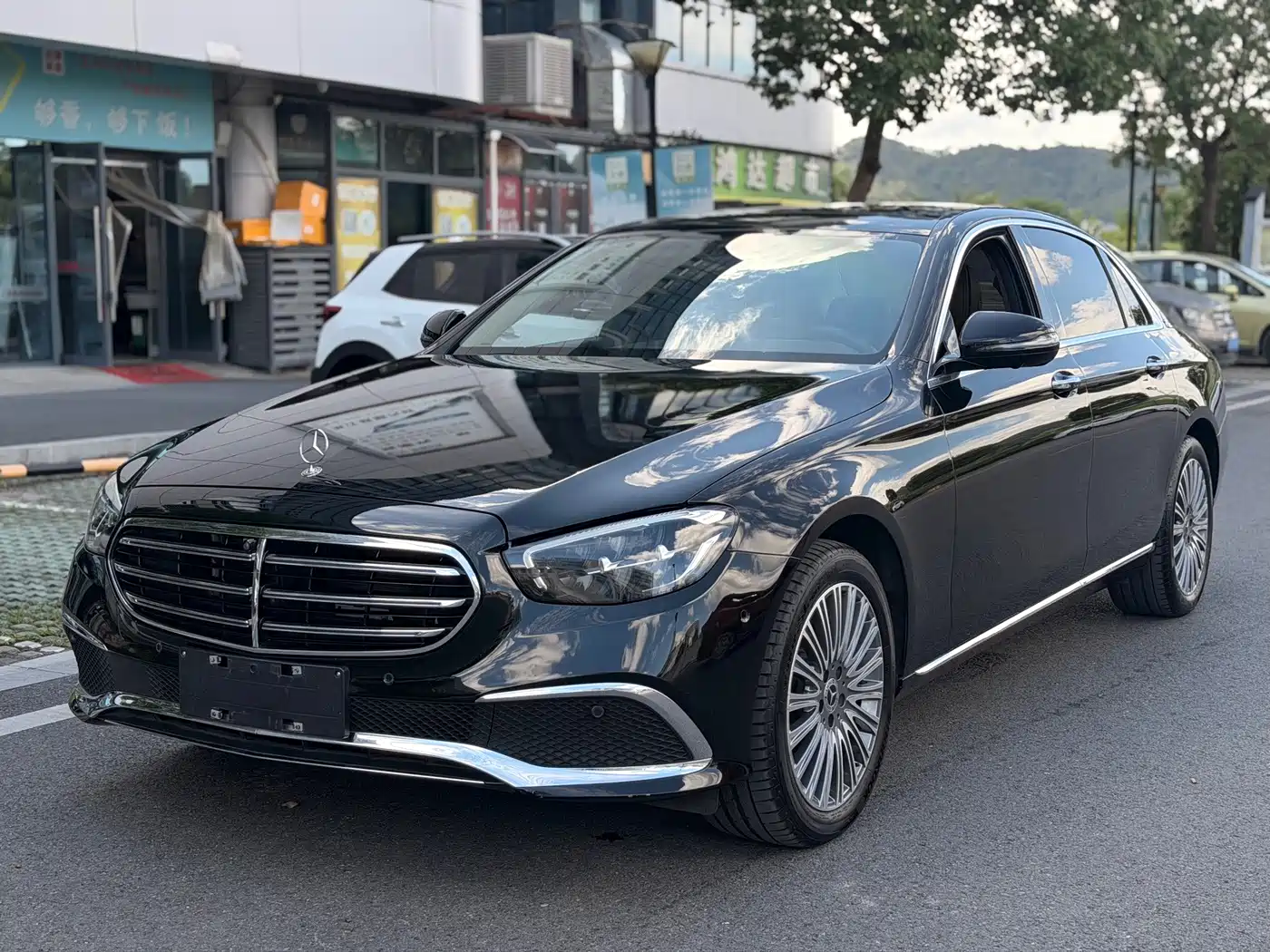 Mercedes-Benz E-Класс 2023