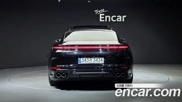 Porsche Panamera 2025