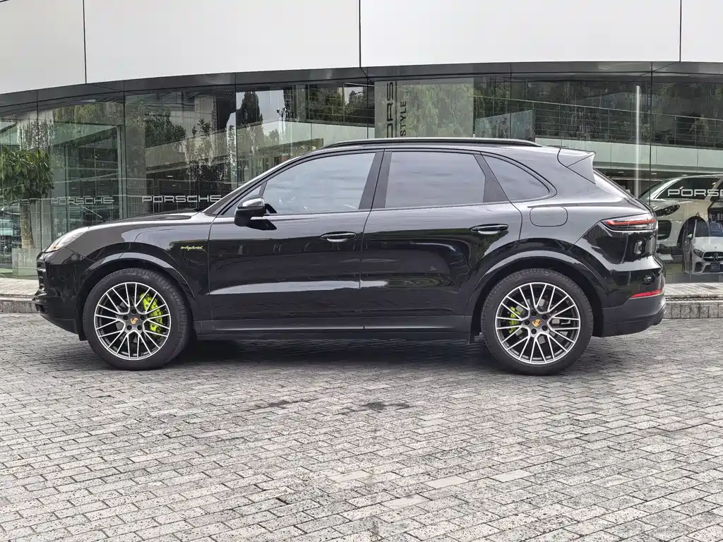 Porsche Cayenne 2023
