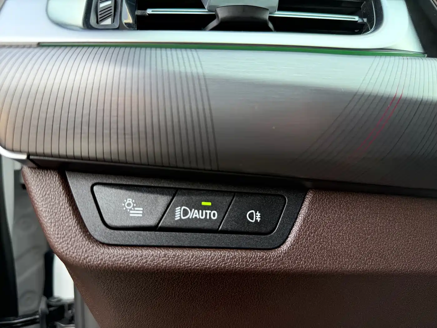 BMW iX1 2025