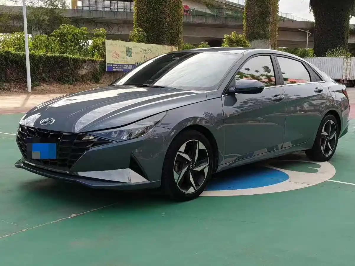 Hyundai Elantra 2022