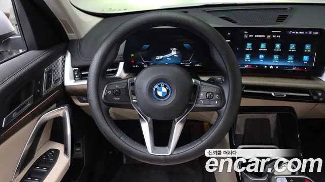 BMW iX1 2024