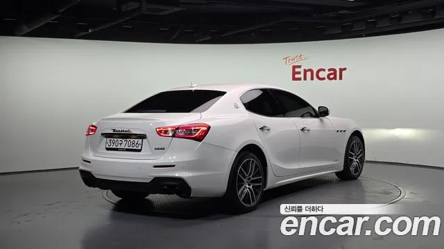 Maserati Ghibli 2020