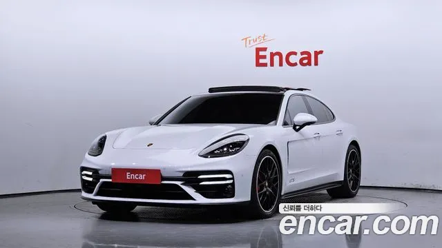 Porsche Panamera 2022