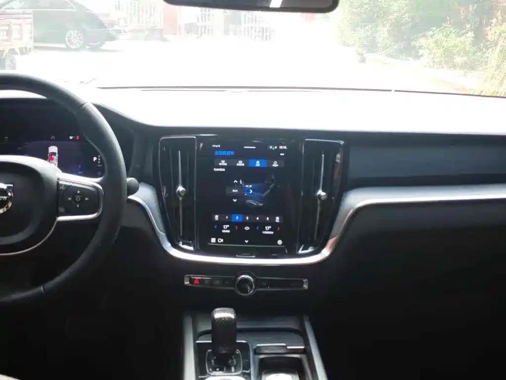 Volvo S60 2024