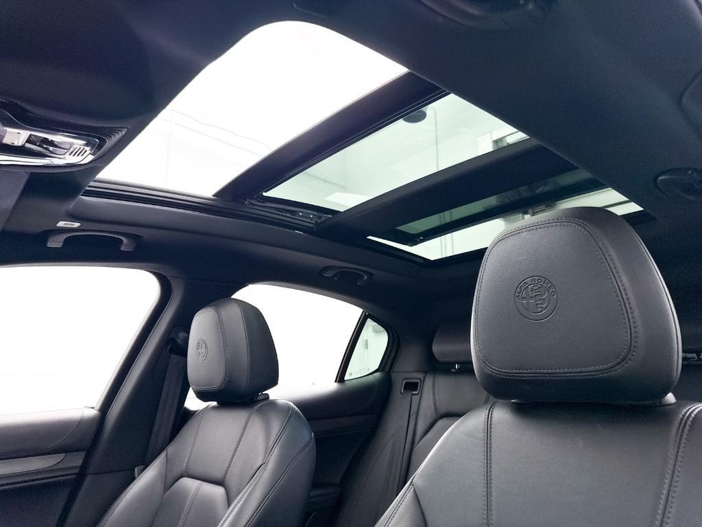 Alfa Romeo Stelvio 2023