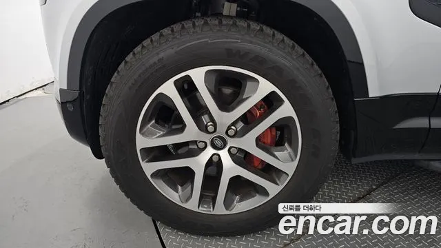 Land Rover Defender 2024