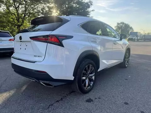 Lexus NX 2021