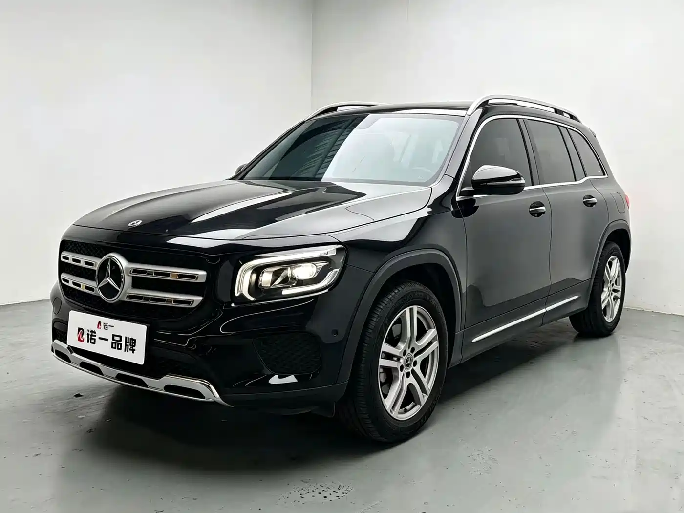 Mercedes-Benz GLB 2023