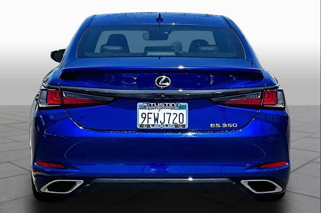 Lexus ES 2023