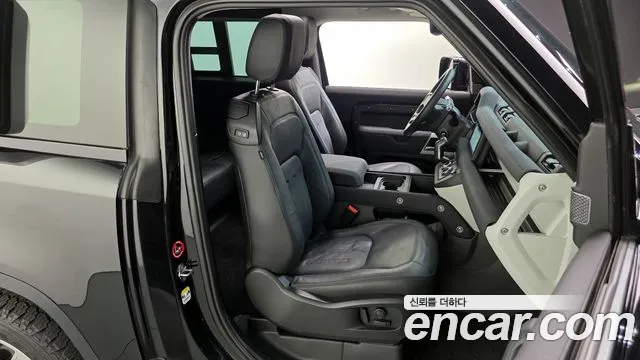 Land Rover Defender 2021