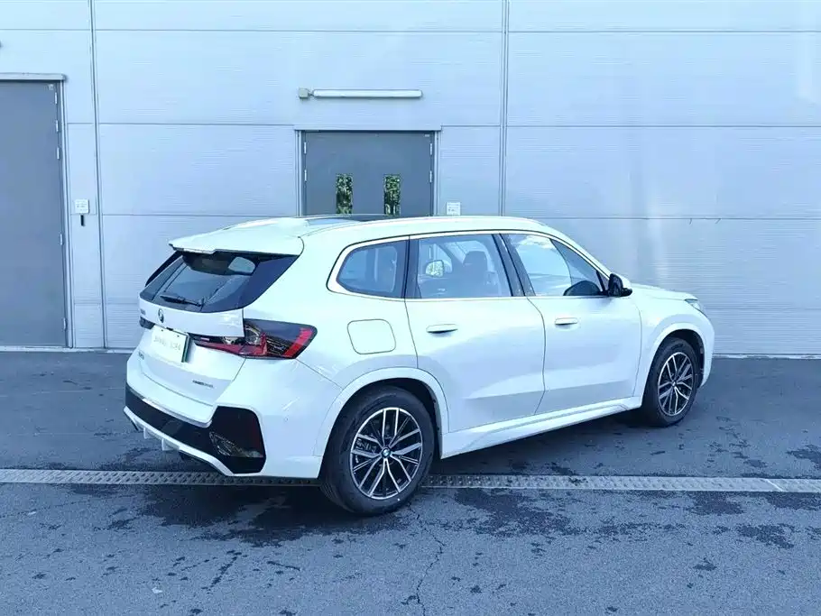 BMW iX1 2026