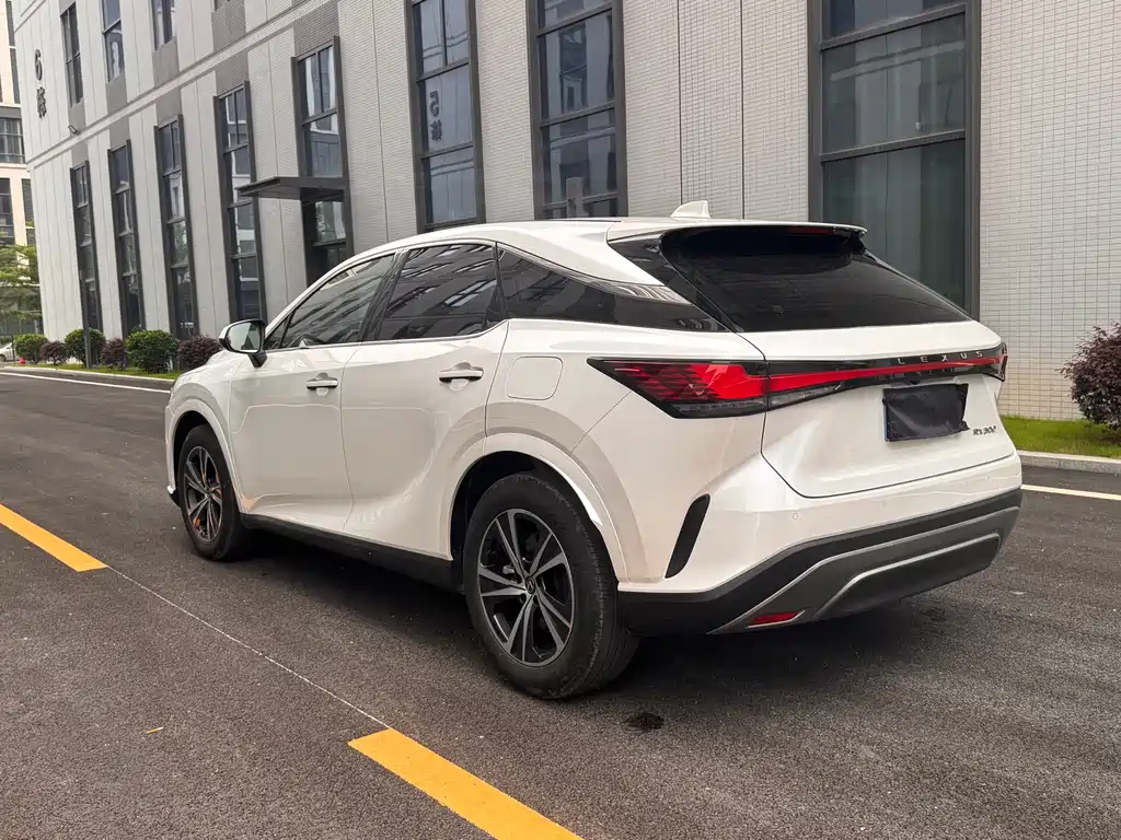 Lexus RX 2025