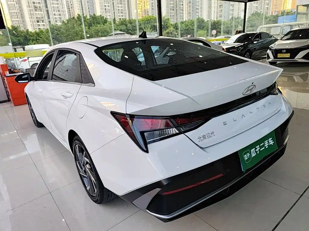 Hyundai Elantra 2024