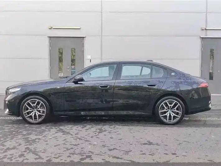 BMW i5 2026