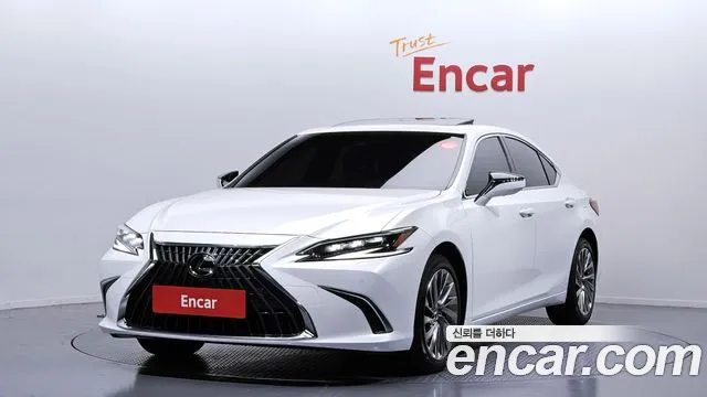 Lexus ES 2024