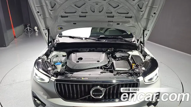 Volvo XC40 2024