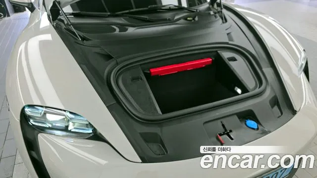 Porsche Taycan 2021