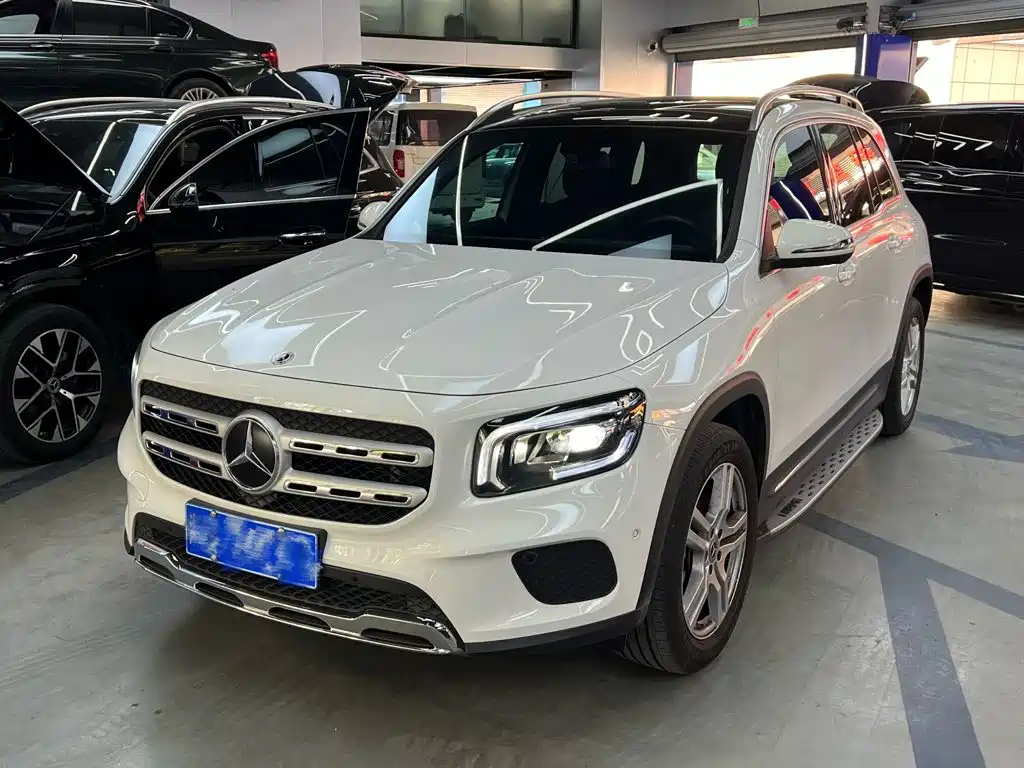 Mercedes-Benz GLB 2023