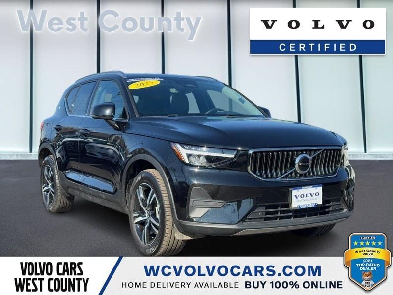 Volvo XC40 2025