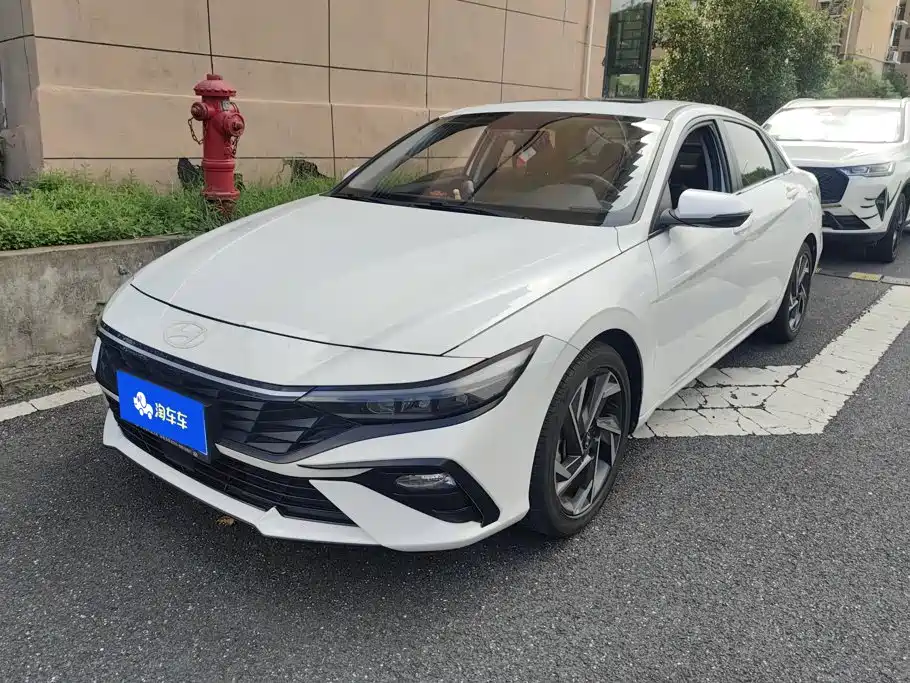 Hyundai Elantra 2024