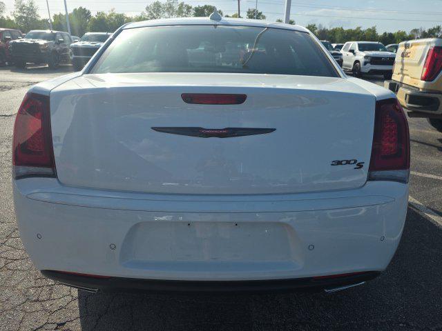 Chrysler 300 2023