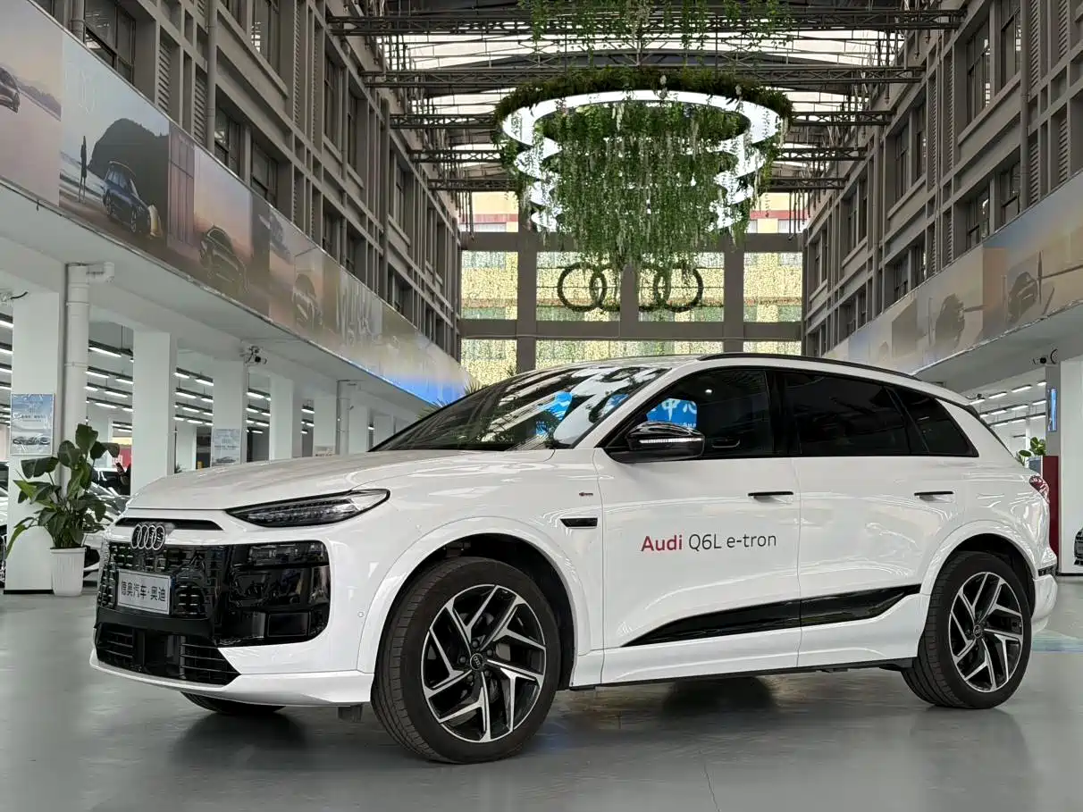 Audi e-tron 2025