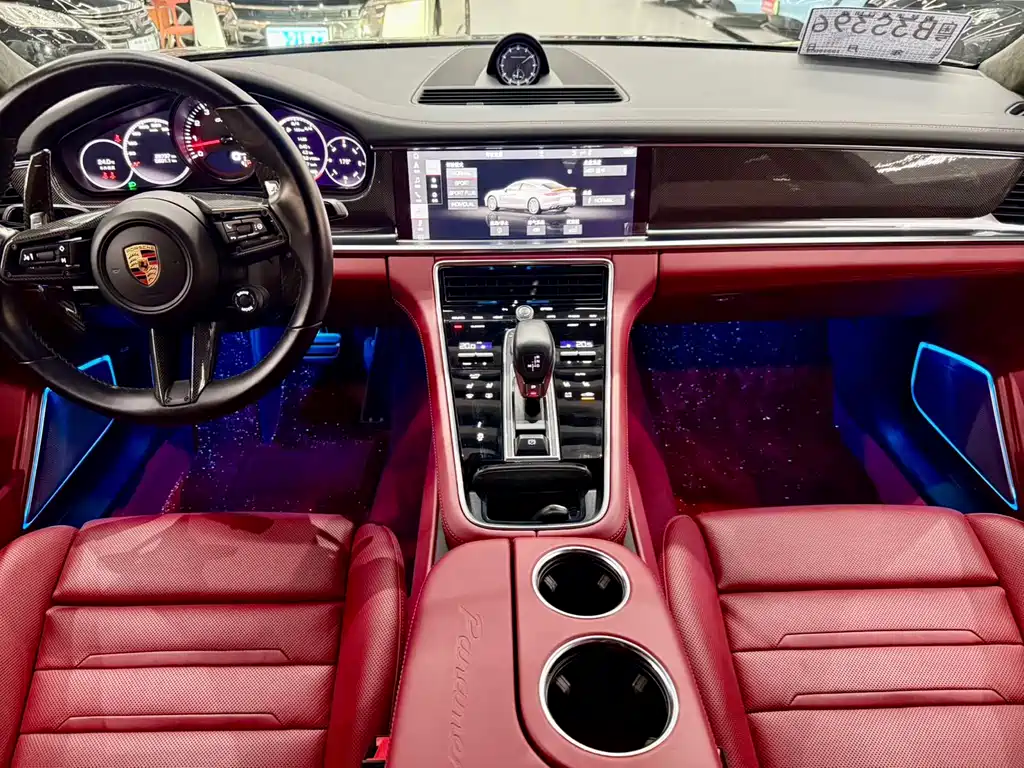 Porsche Panamera 2023