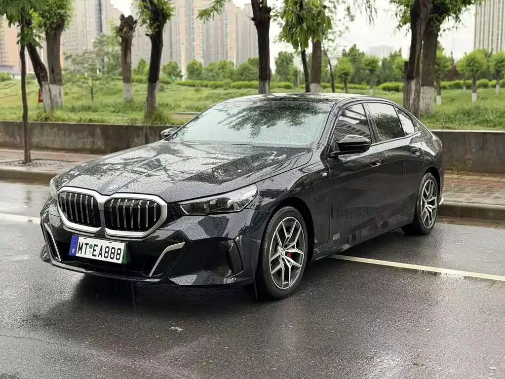 BMW i5 2024