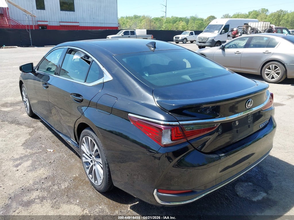 Lexus ES 2021