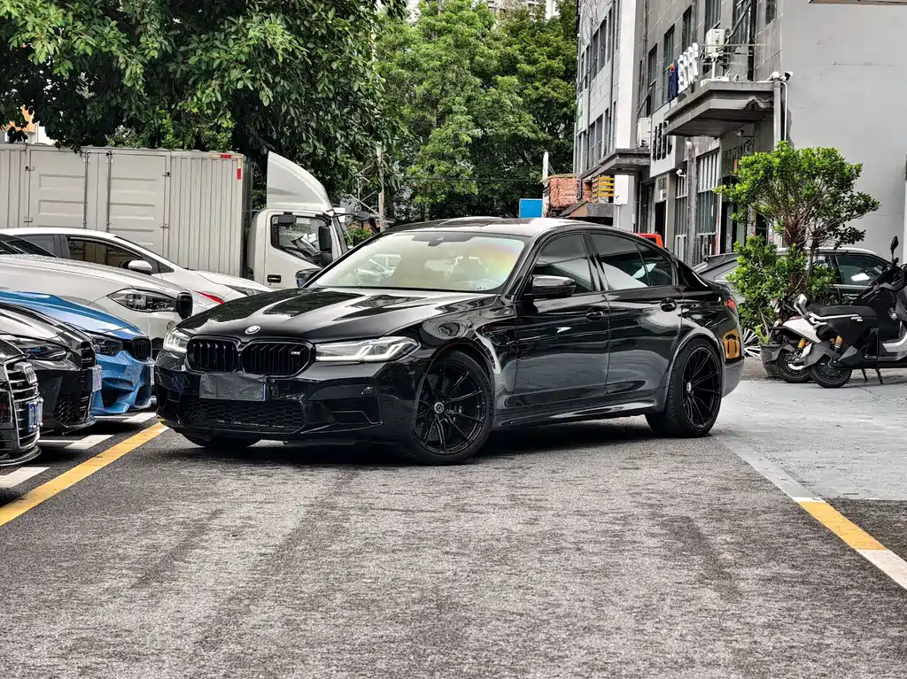 BMW M5 2021