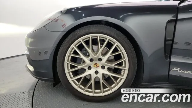 Porsche Panamera 2020