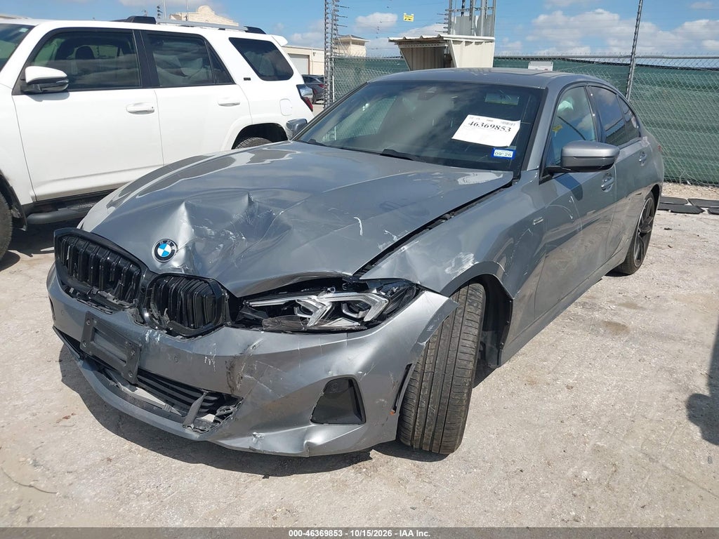 BMW 330 2023