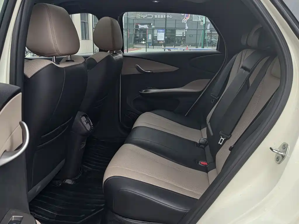 BYD Dolphin 2025