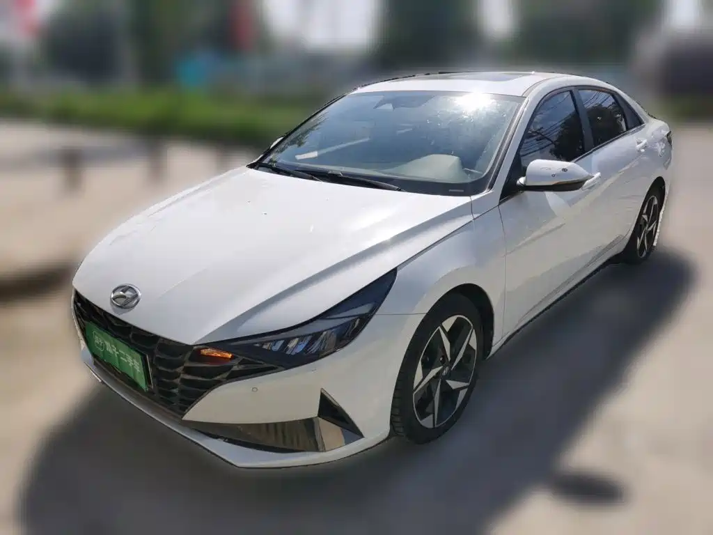 Hyundai Elantra 2022
