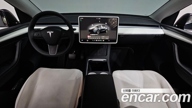 Tesla Model Y 2024