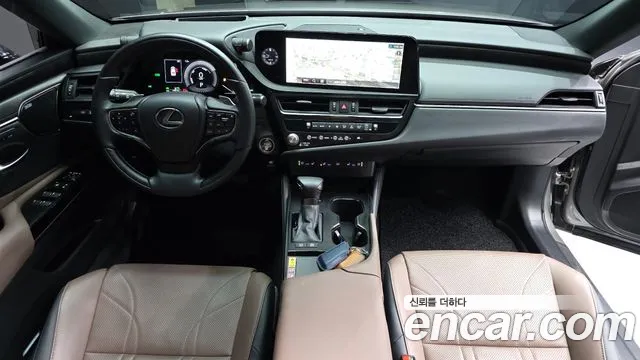 Lexus ES 2023