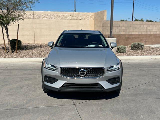 Volvo V60 Cross Country 2025