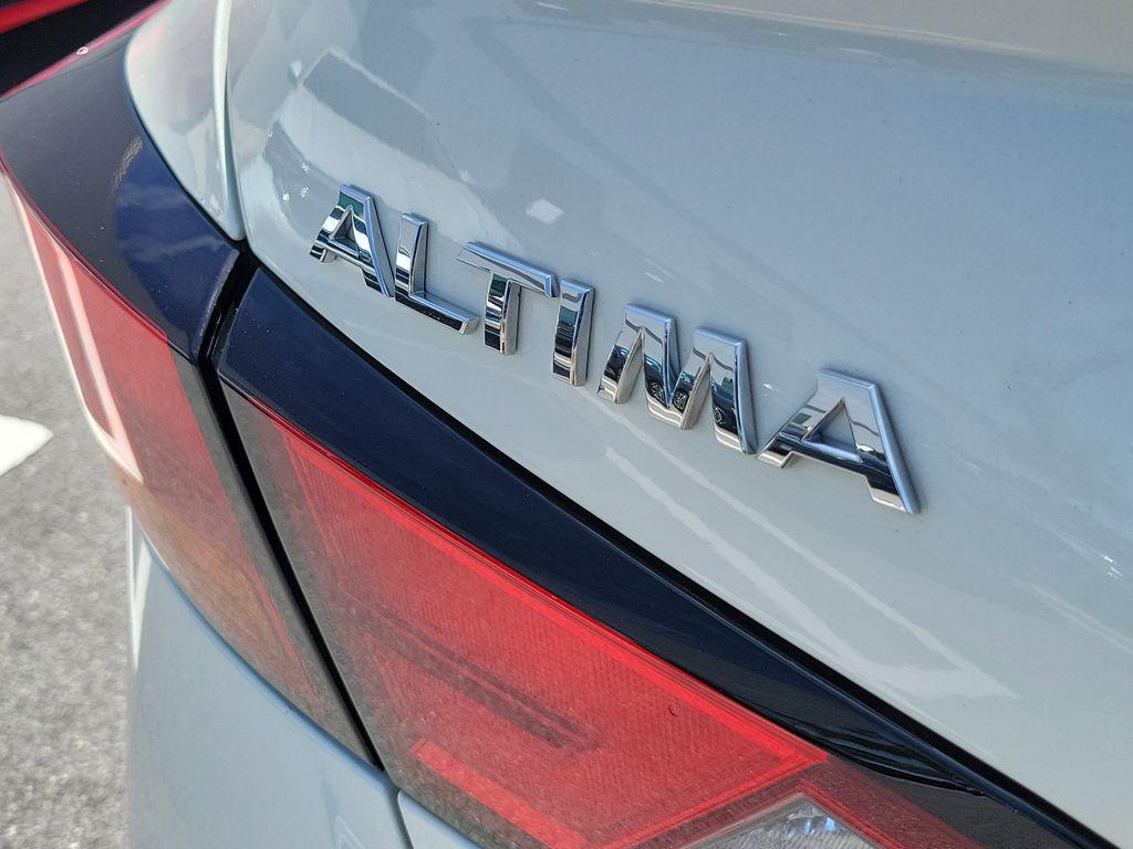 Nissan Altima 2021
