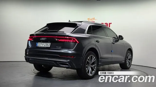 Audi Q8 2021