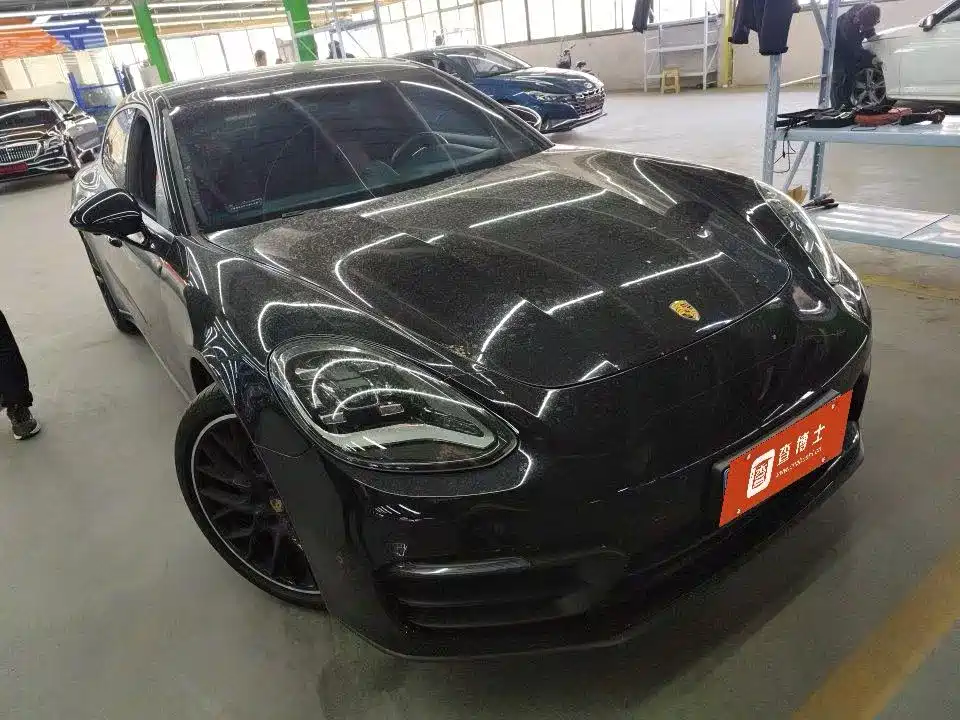 Porsche Panamera 2022