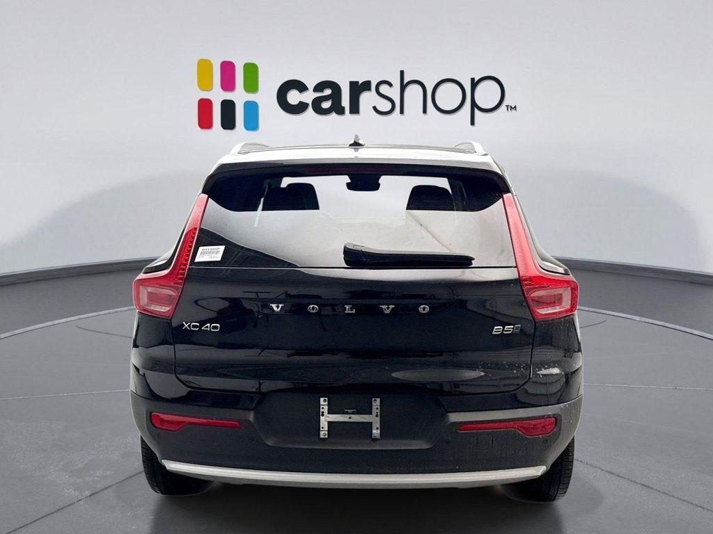 Volvo XC40 2025