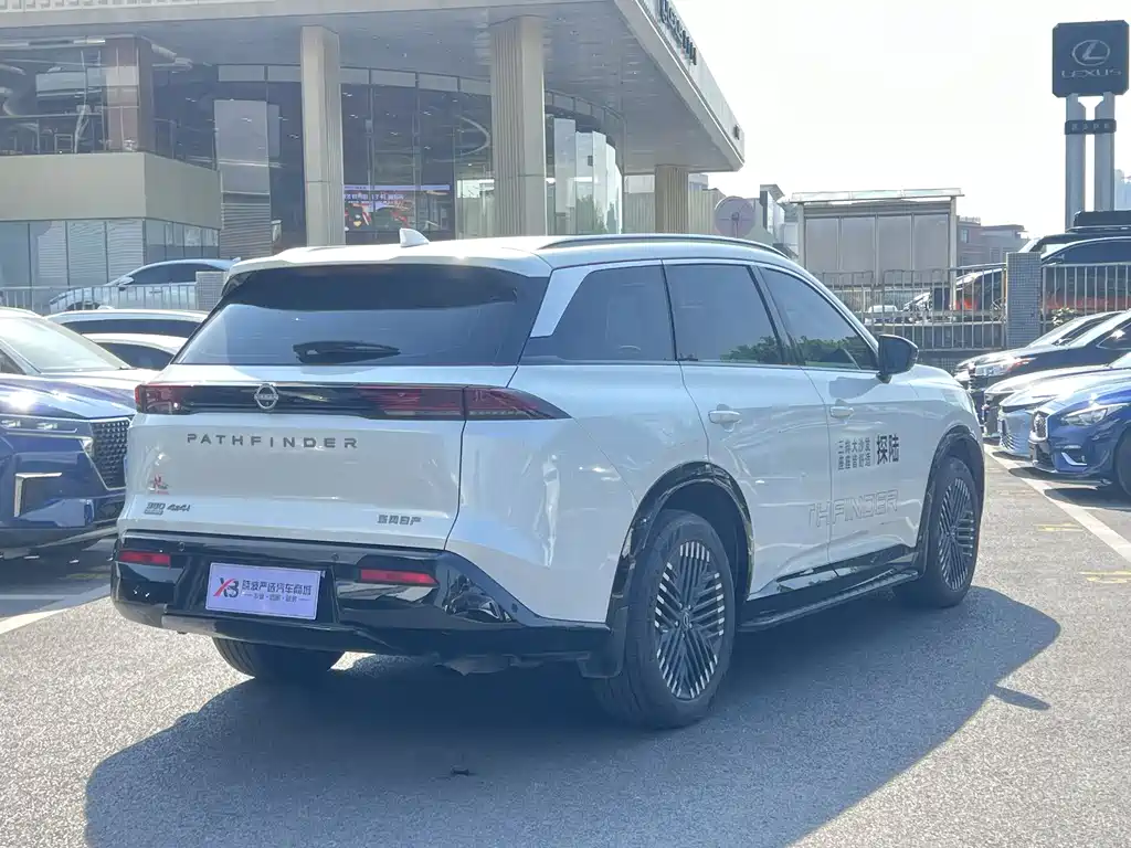 Nissan Pathfinder 2024
