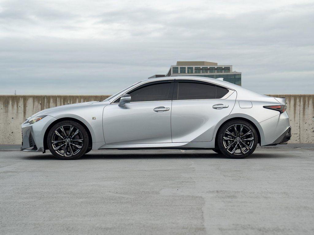 Lexus IS 2022