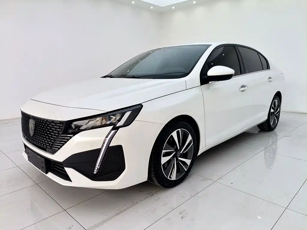 Peugeot 408 2022