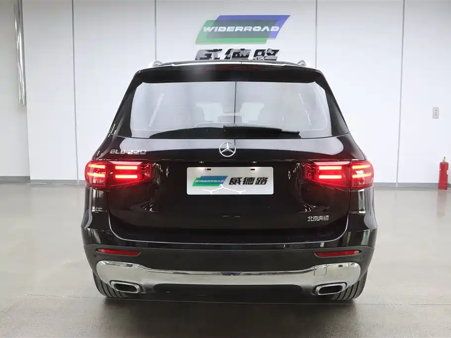 Mercedes-Benz GLB 2025
