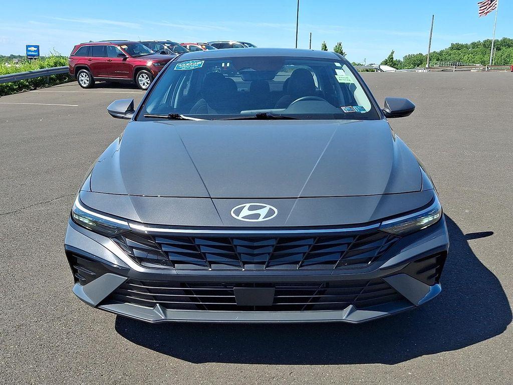 Hyundai Elantra 2025
